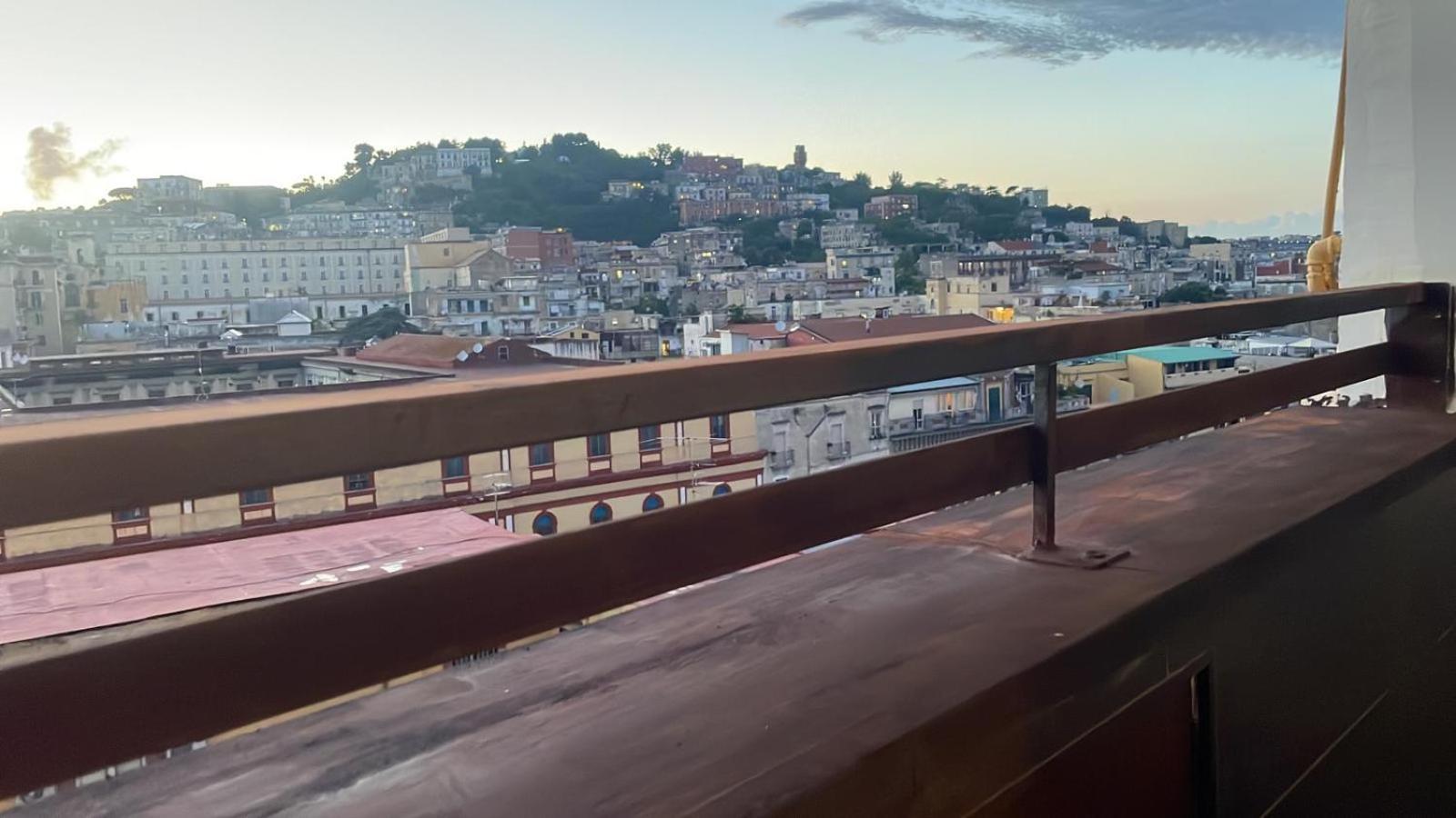 Faccia Gialla Napoli Casa Vacanze Exteriör bild